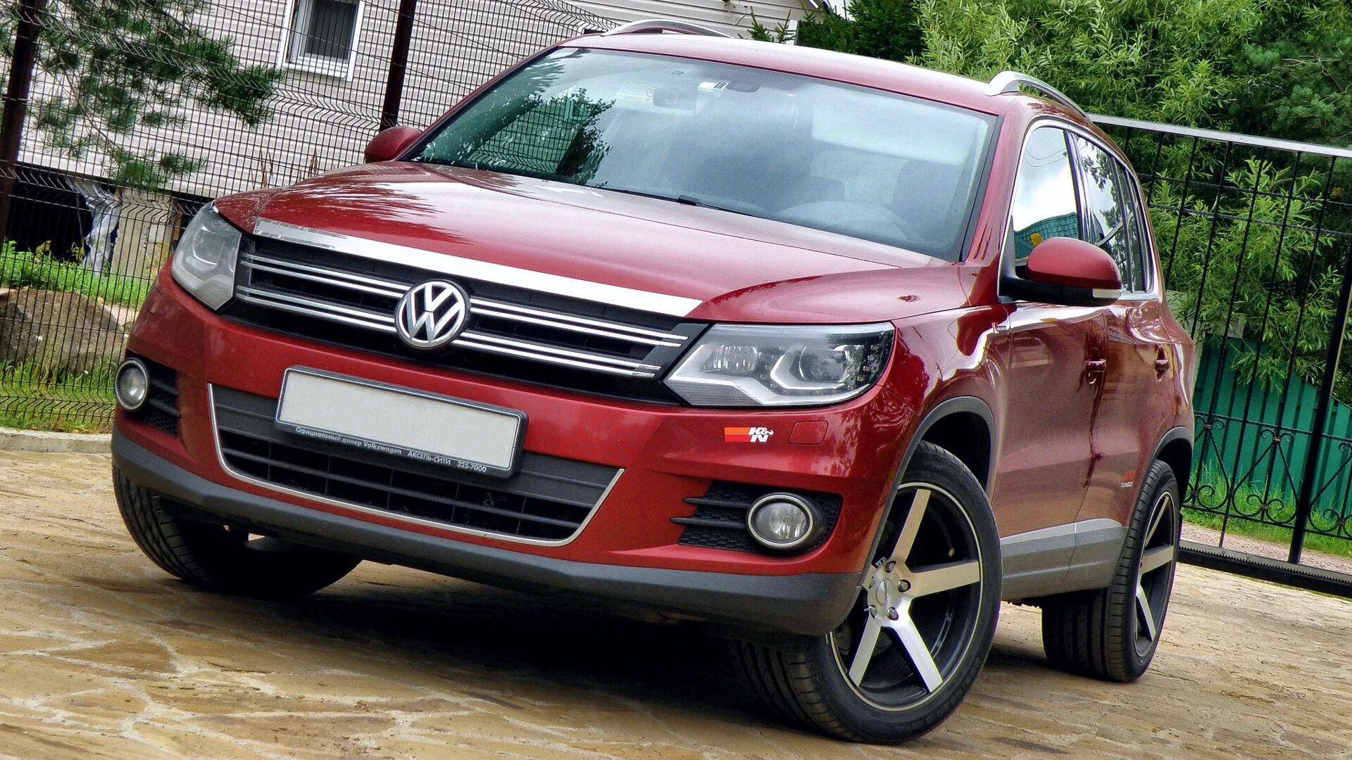 Tiguan 1. Тигуан 1 красный. VW Tiguan 2013. Volkswagen Tiguan 1 тюнингованный. Куплю фольксваген тигуан татарстан