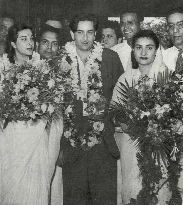 Pin by Tariq Cheema on Raj Kapoor Bollywood pictures, Old film stars, Bollywood 