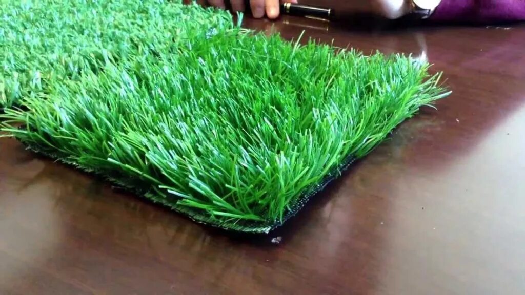 Можно ли класть траву. Травка из гофрированной бумаги. Травка для поделок. Травка искусственная для поделок. Искусственная трава в квартире.