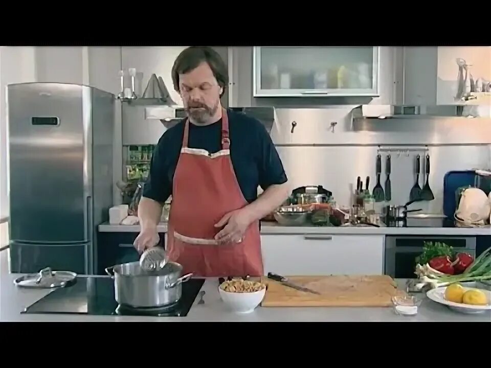 Кухня тв и ок представляет сладкая жизнь кулинарный марафон. Канал моя кухня. Мужская кухня ведущий. Мужская еда с андреем бугайским. Ели у емели кухня тв фото ведущего.