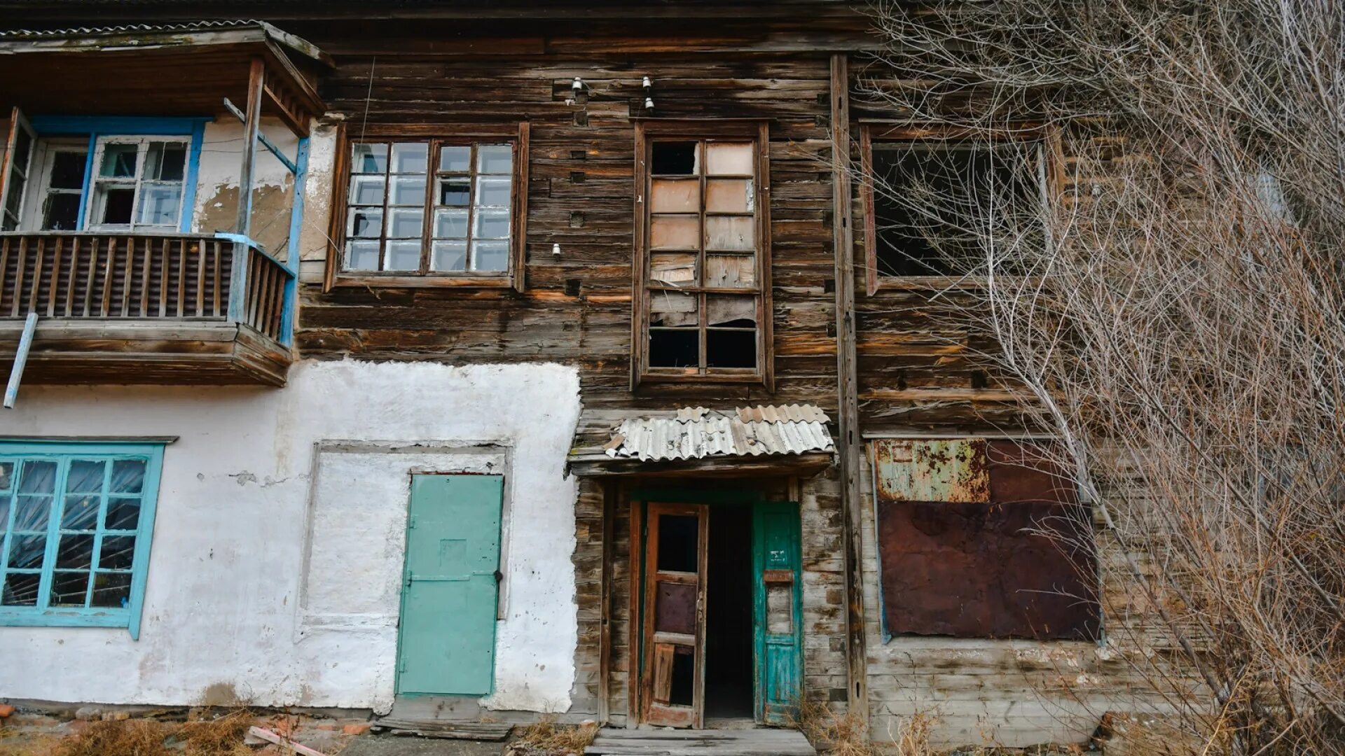 Ветхое жилье прописаны. Аварийное жилье. ветхое жилье. старое жилье.