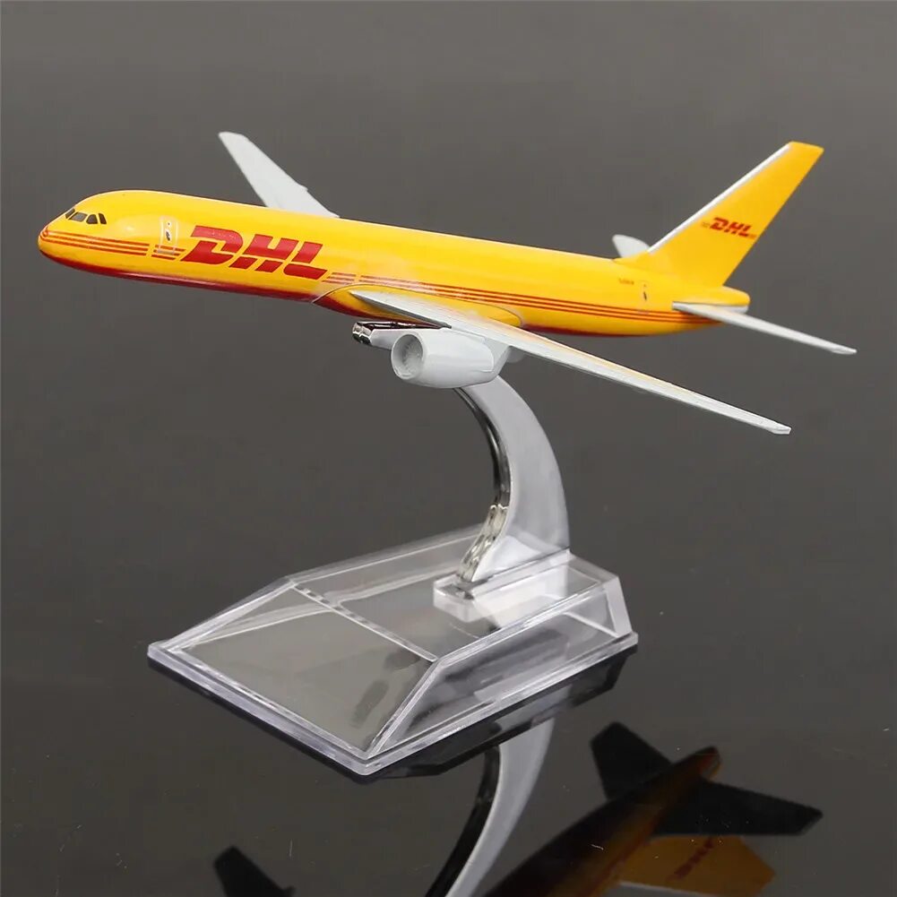 Boeing 757 DHL model. Подставка для моделей самолета. Металлические модели самолетов. Металлическая модель самолета на подставке. Металлическая модель самолета