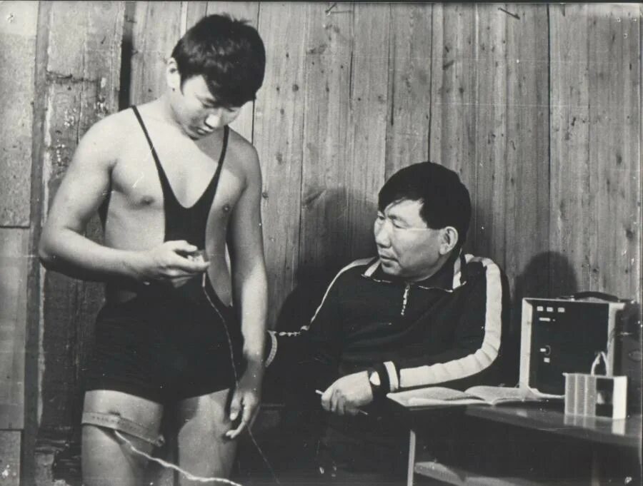 Дмитрия коркина. Дмитрия коркина. Д. Якутские борцы. Соревнования по силе.