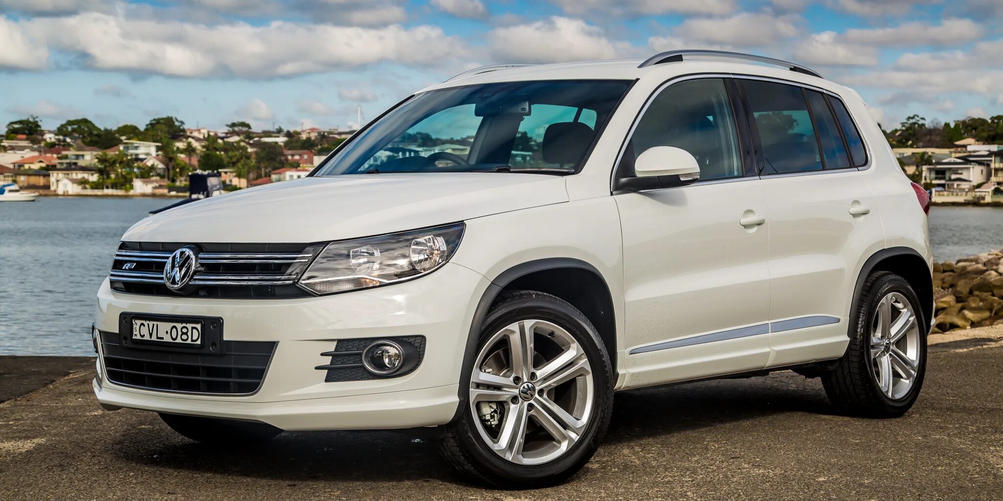 Фольксваген тигуан 2015. Tiguan r line 2015. Фольксваген Тигуан r-line 2015. VW Tiguan 2015. Volkswagen Tiguan 2.0 r-line 2015.