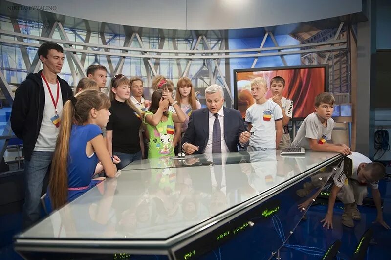 Телецентр останкино экскурсии. Первый канал экскурсия в останкина. Телецентр останкино экскурсии. Телецентр останкино экскурсии. Экскурсия телецентр останкино поле чудес.