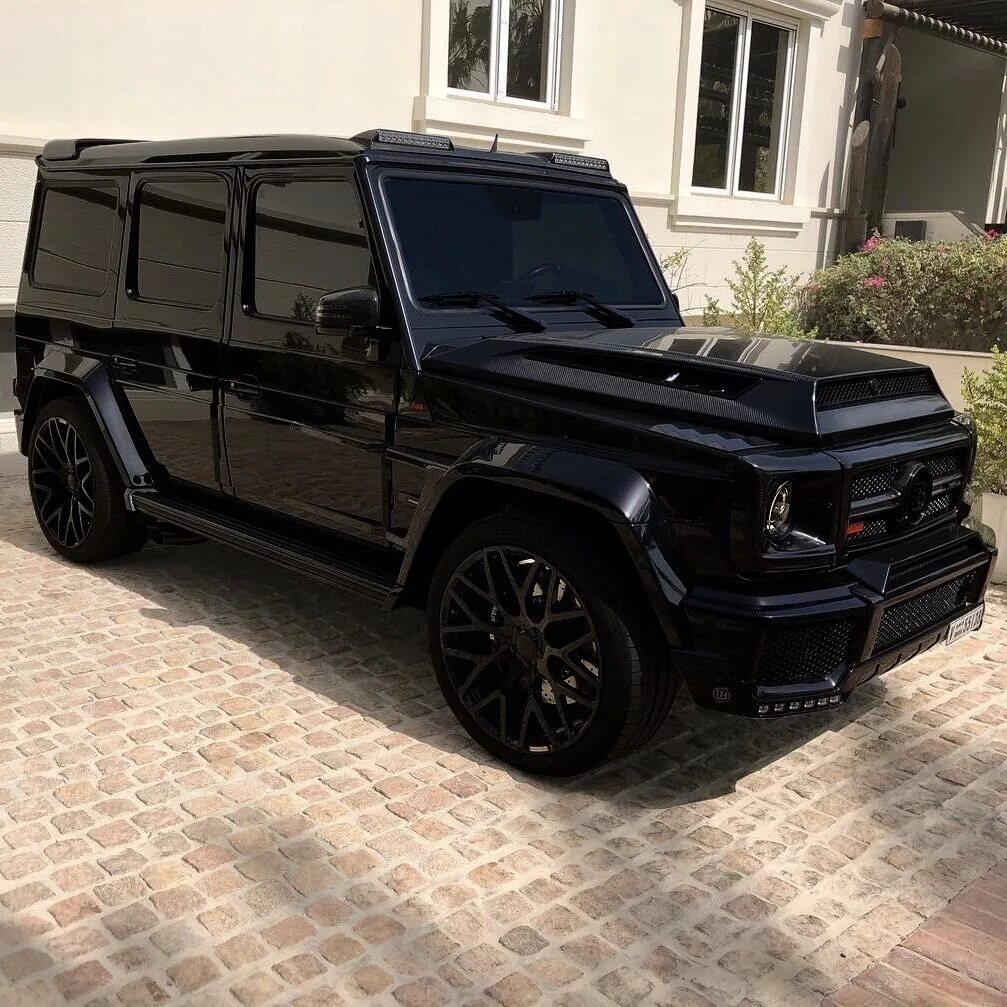 Гелендваген б. Мерседес Гелендваген Брабус. Brabus g900. G Brabus g900. Mercedes Benz g900 Brabus.