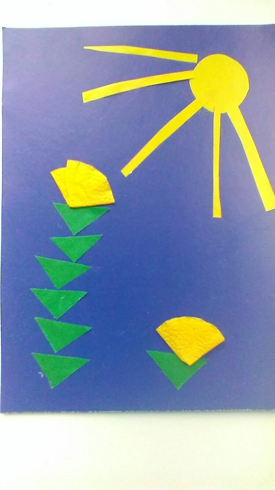 аппликация мама в детском саду. аппликация маме пейзаж без цветной бумаги. аппликация для мамы. необычная аппликация. аппликация портрет мамы в подготовительной группе.