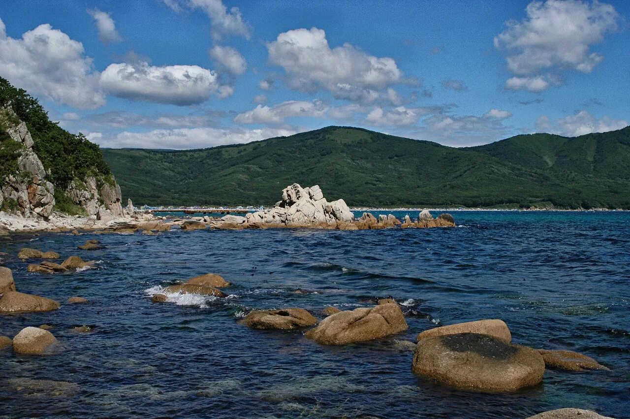 Бухта Триозёрье Приморский край. Бухта Триозерье в Приморье. Японское море Владивосток Триозерье. Японское море бухта Триозерье. Приморский край есть миллионник