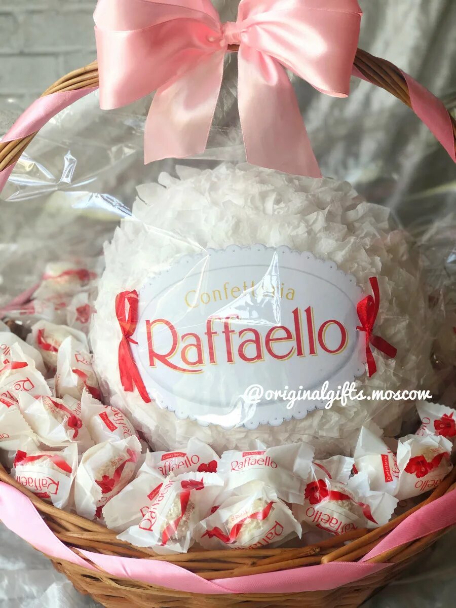 конфеты рафаэлло 100г. конфеты raffaello 200 гр. конфеты raffaello 100г т-10 торт ferrero размер. подарок из рафаэлло в коробке. рафаэлло в красивой упаковке.