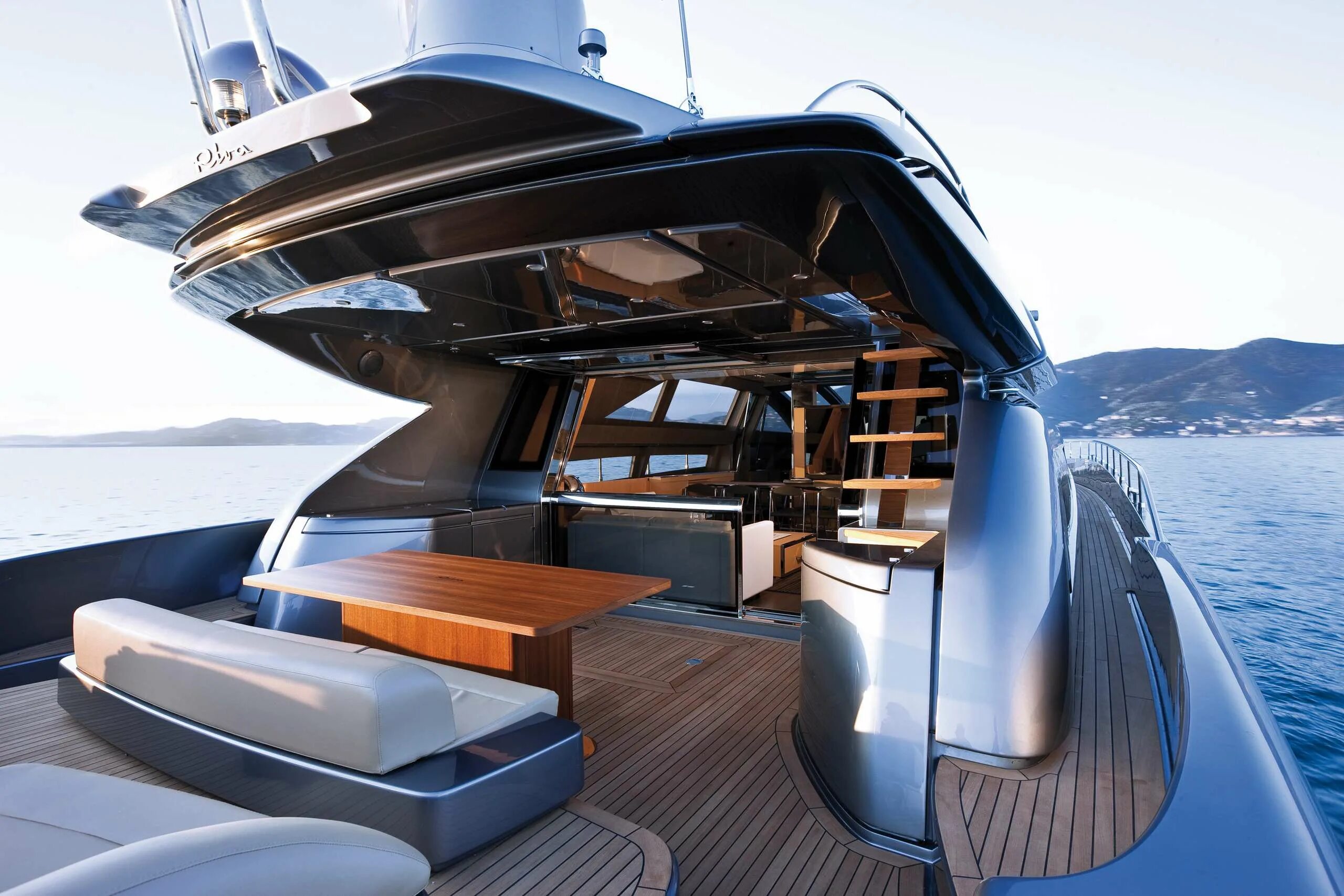 Феретти катер. Роскошная лодка. Роскошная лодка. Катер riva. Riva aquarama lamborghini.