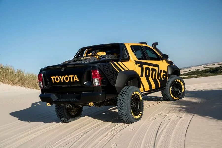 King tonka. Toyota 4runner 2015. Внедорожник toyota hilux tonka concept. Тойота 4runner игрушка. Toyota hilux tonka.