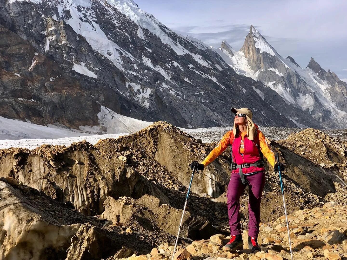 Mera peak. Весна на эвересте. Кавказские горы покрытые снегом. Пик день. Восхождение на пик инэ.