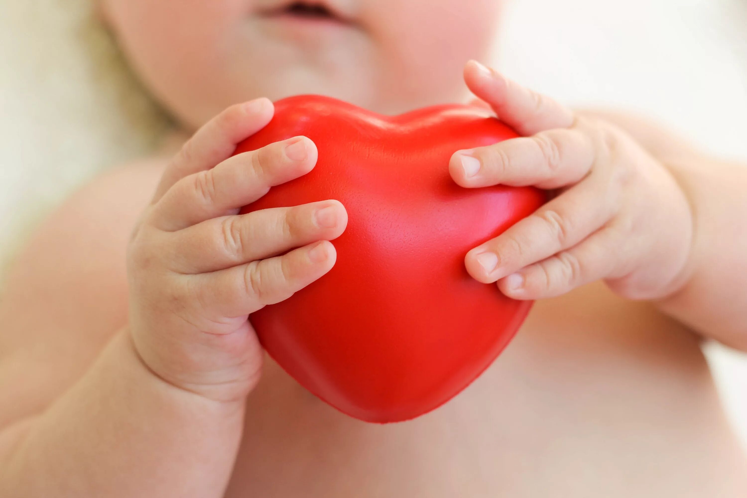 Сердцебиение у новорожденного. Сердце ребенка. Сердечки для детей. Заболевания сердца у детей.