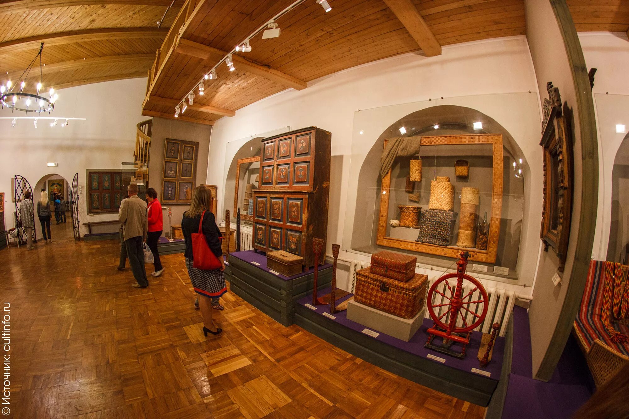 Вологда работа музеев. Белозерский областной краеведческий музей. Вологда работа музеев. «музей кружева». Музей вологодского кружева в вологде.