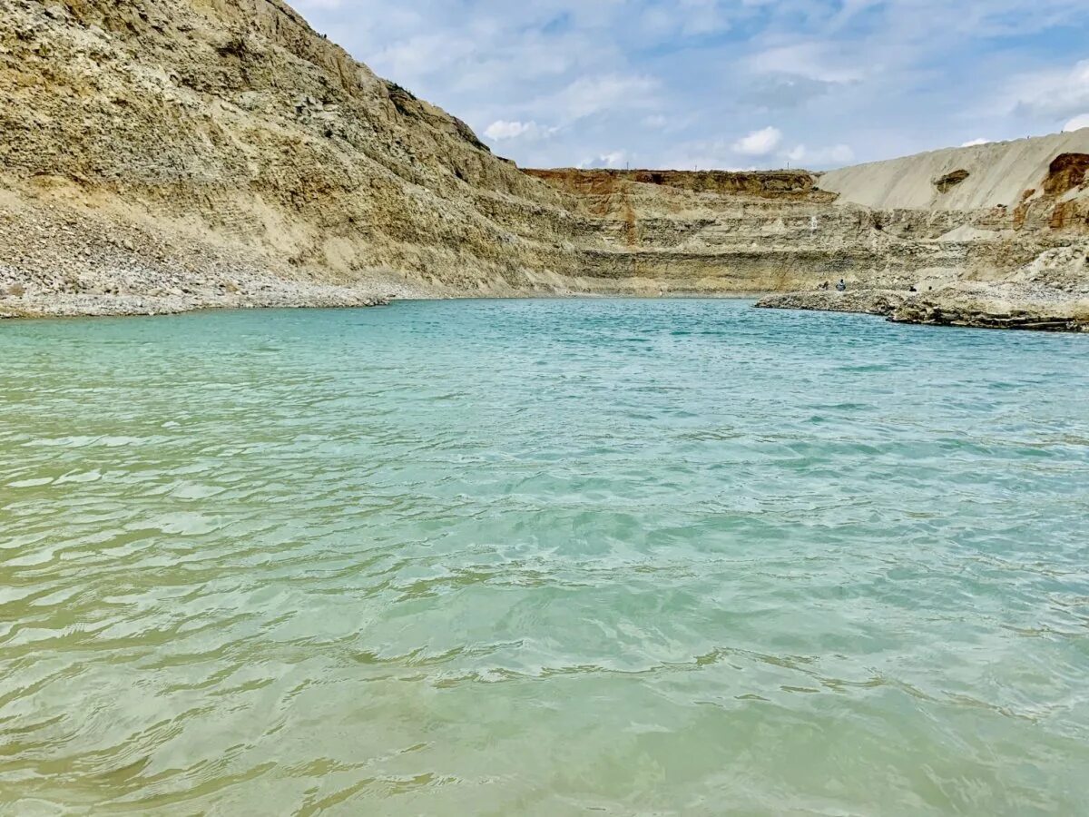 Падовский карьер в самарской области. Павловский карьер самарская область. Падовка карьер голубое озеро. Падовский карьер пестравский район самарская область. Падовский карьер в самарской области.