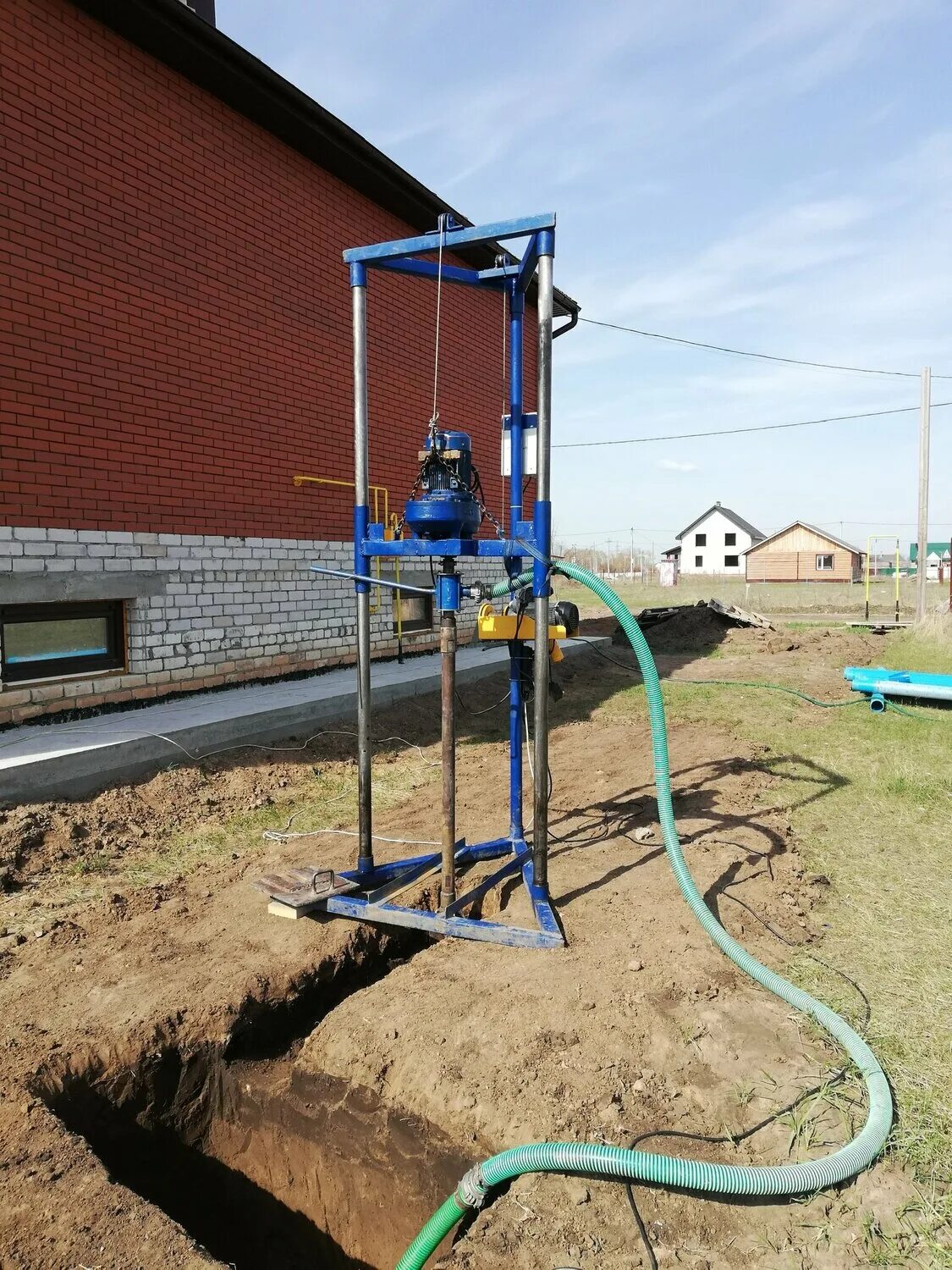 Скважина на воду под ключ. Бурение на воду новокузнецк. Скважины самара. Стоимость бурение на воду в новокузнецке. Скважины самара.