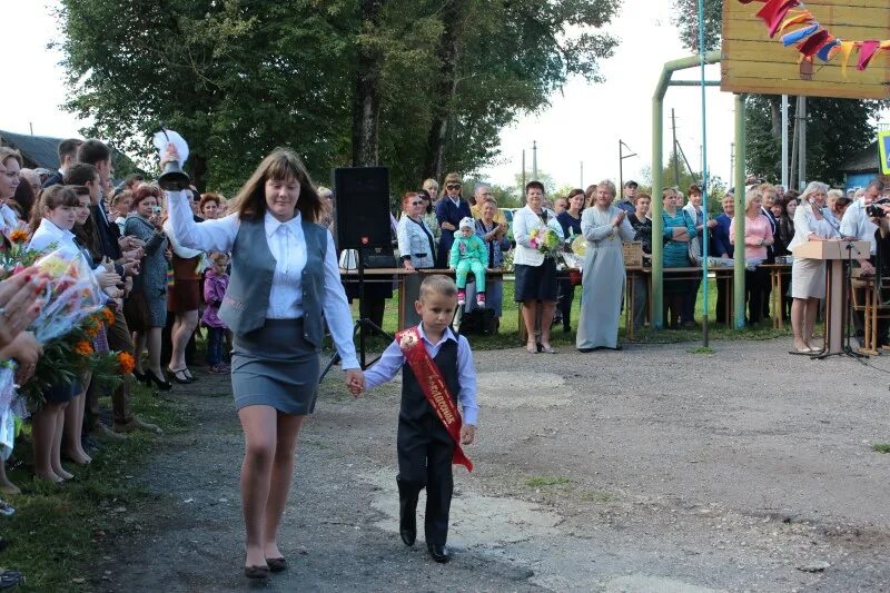 школа 2 починок последний звонок. школа 1 починок смоленская. школа 1 починок смоленская. починок. школа 2 починок смоленская область.