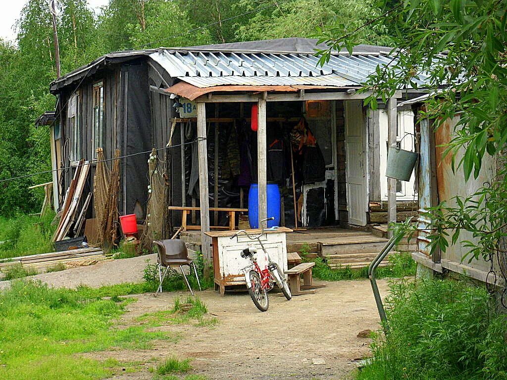 Балконное ограждение из профильной трубы. Сечения балок названия. Балки на севере жилье. Балком это. Деревянная балка перекрытия 100х200.