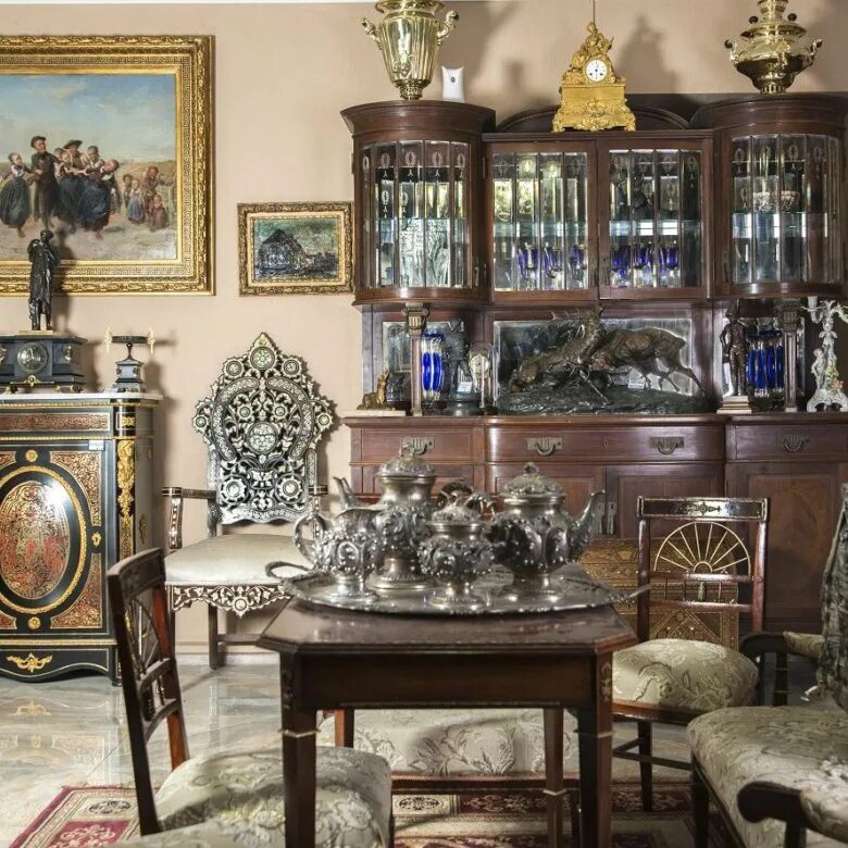 дом антиквара. старинные вещи антиквариат. антиквариат в интерьере квартиры. антикварная лавка турандот. старинные вещи.