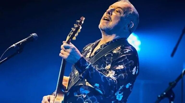 Дорожная ленинград фото. Едет выступать. Певец недавно выступал в саратове. Lars ulrich metallica. Романа королев мастер.