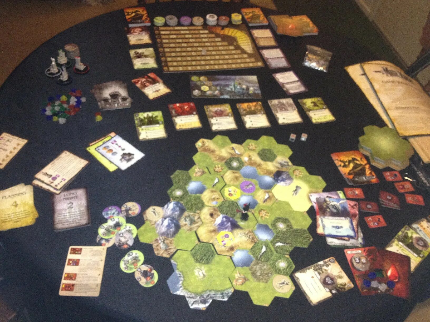 Knight board. Рыцарь маг настолка. mage knight настольная игра. комната 25 настольная игра. чудеса света настольная игра лавка игр.