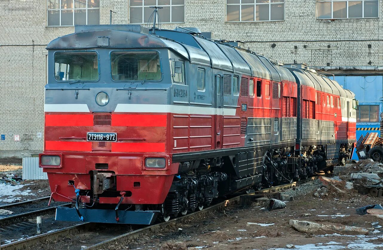 Компрессор 2тэ116. Тэ116у тепловоз. тепловоз 2тэ116 красный. 2тэ116-692.