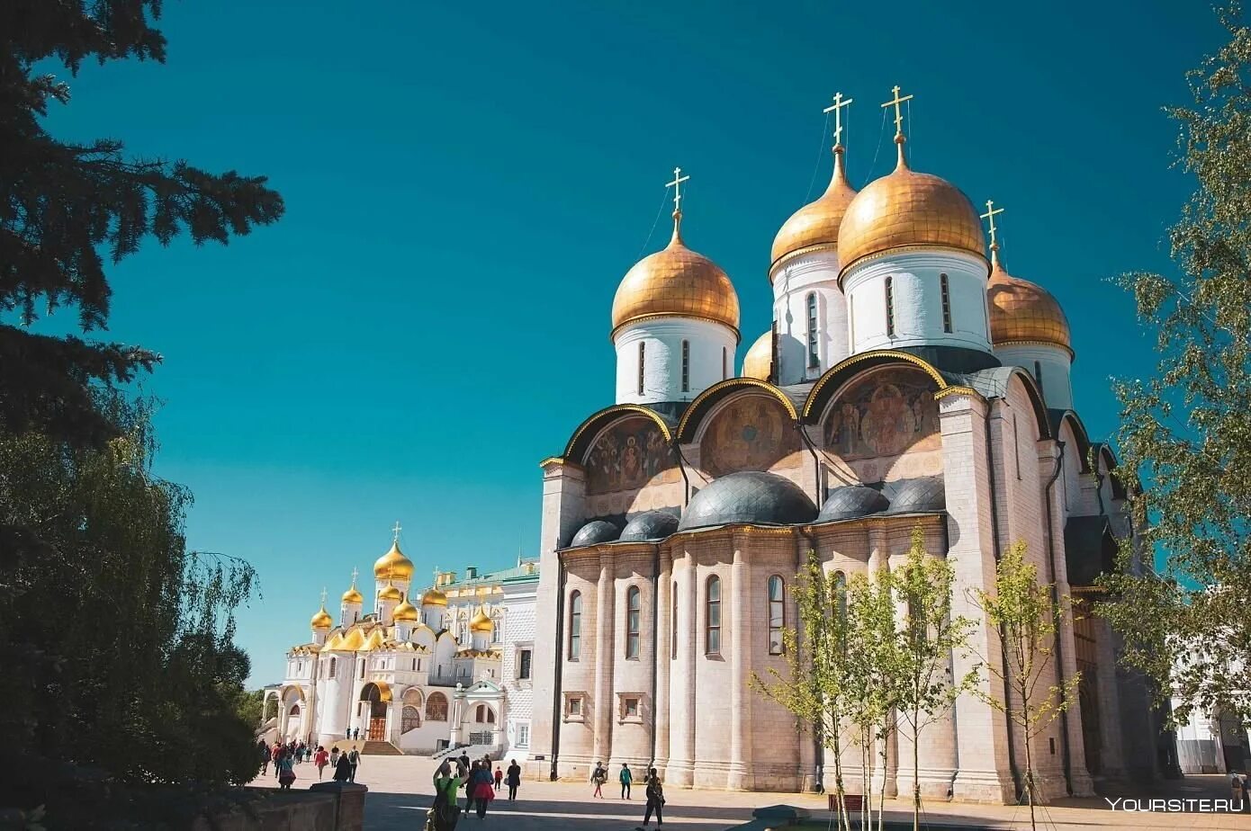 Кремлевские храмы. Успенский Благовещенский Архангельский соборы Московского Кремля.