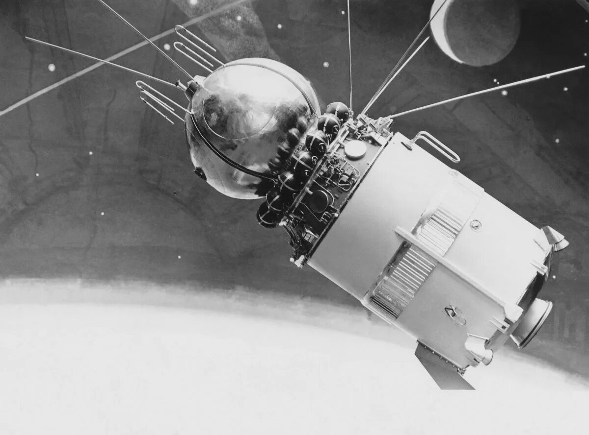 Первый межпланетный полет. Космический корабль Восток Юрия Гагарина. Спутник Восток 1 1961. Космический корабль Гагарина Восток 1. Пилотируемый космический корабль Восток.