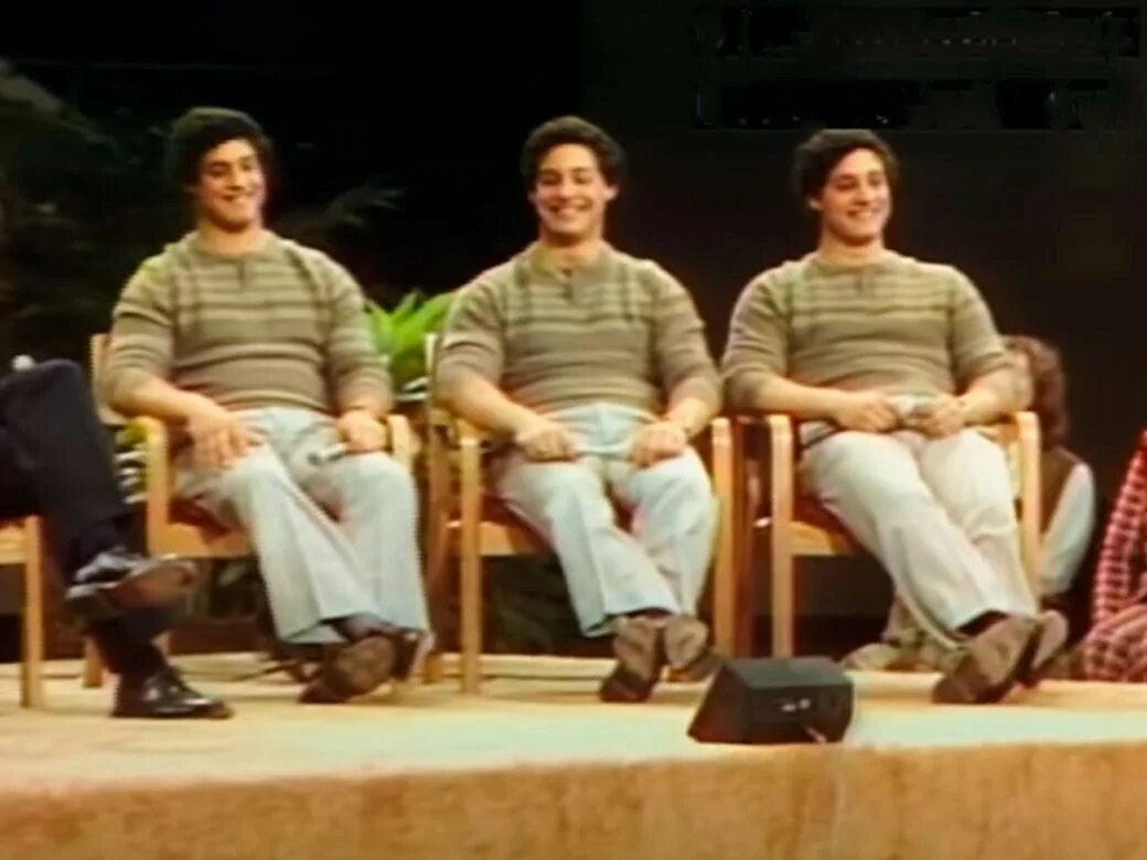 Three identical. Три одинаковых незнакомца. three identical strangers эксперимент этический.