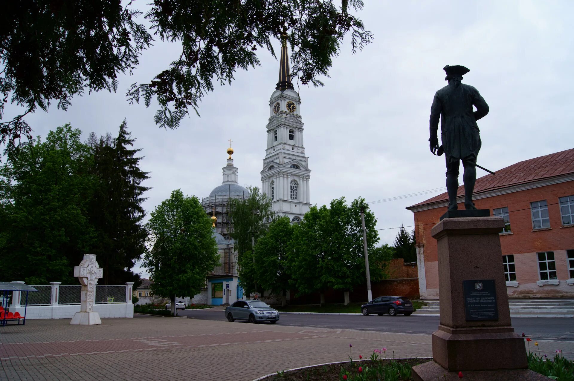 В рыльске завтра. Рыльск Курская область. Курская Губерния Рыльск. Сквер Рыльск.