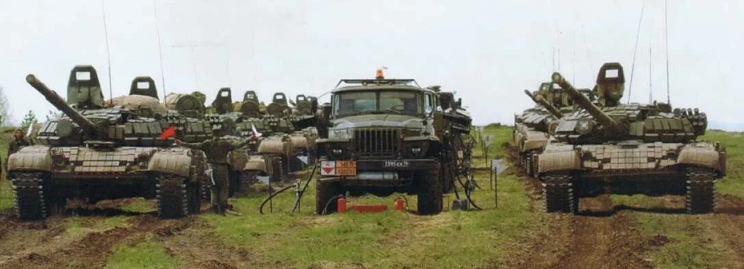 танк т72 механик водитель. заправка бмп. бмп-2 танк. Leopard 2a4 финской армии. обеспечение гсм в полевых условиях.