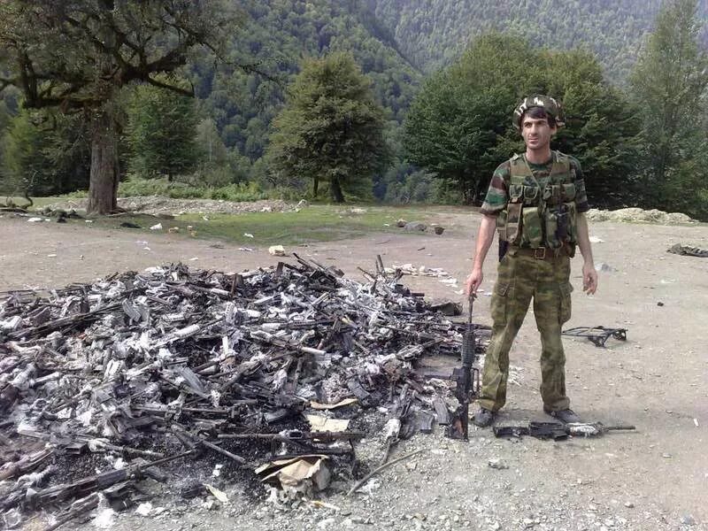 Грузины бежали. Цхинвал Южная Осетия 08.08.08. Трофеи России в войне с Грузией 2008. Цхинвал август 2008.