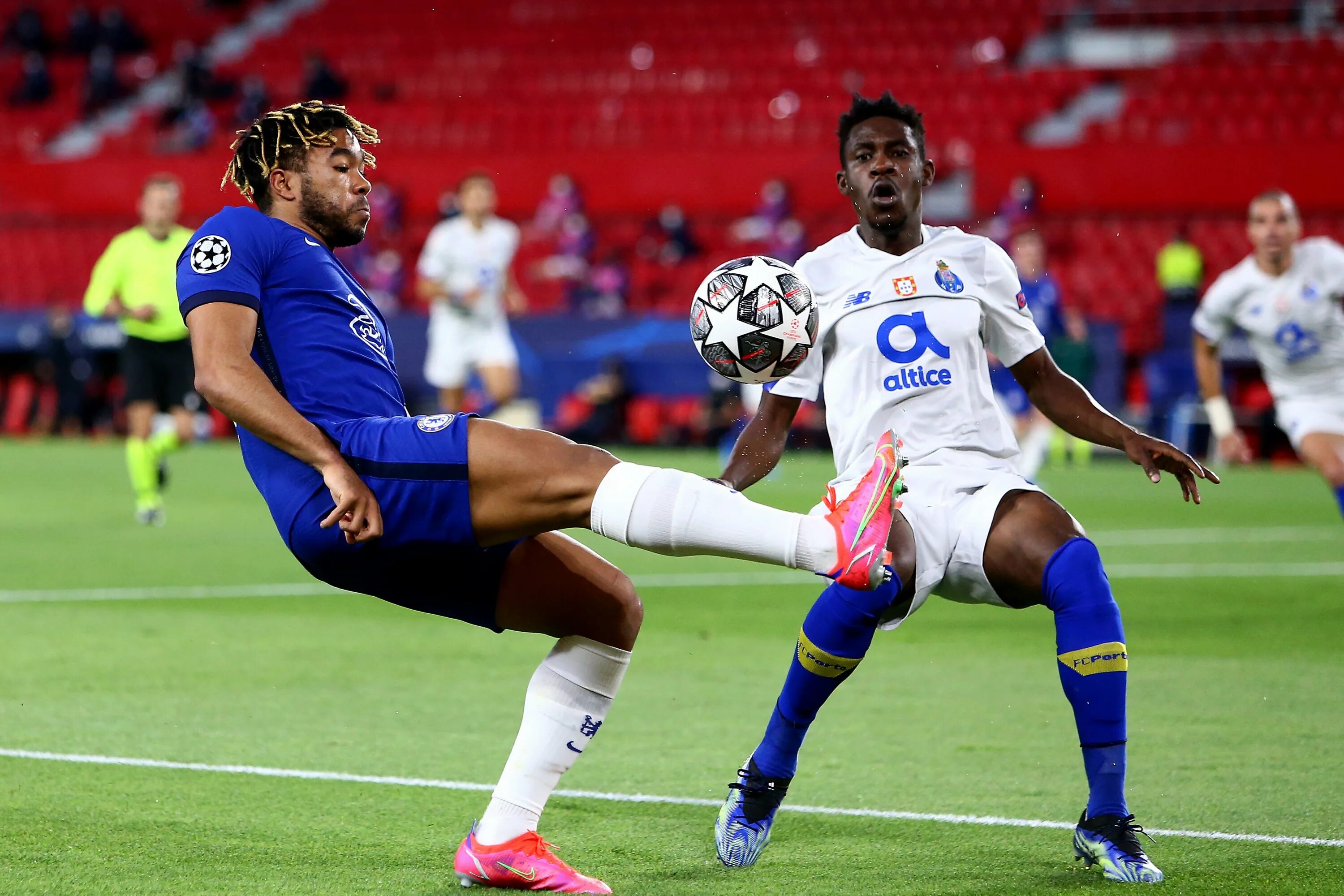 Санта порту матч. Футбольный матч порту. Санта порту матч. Жил висенте (футбольный клуб). Санта порту матч.