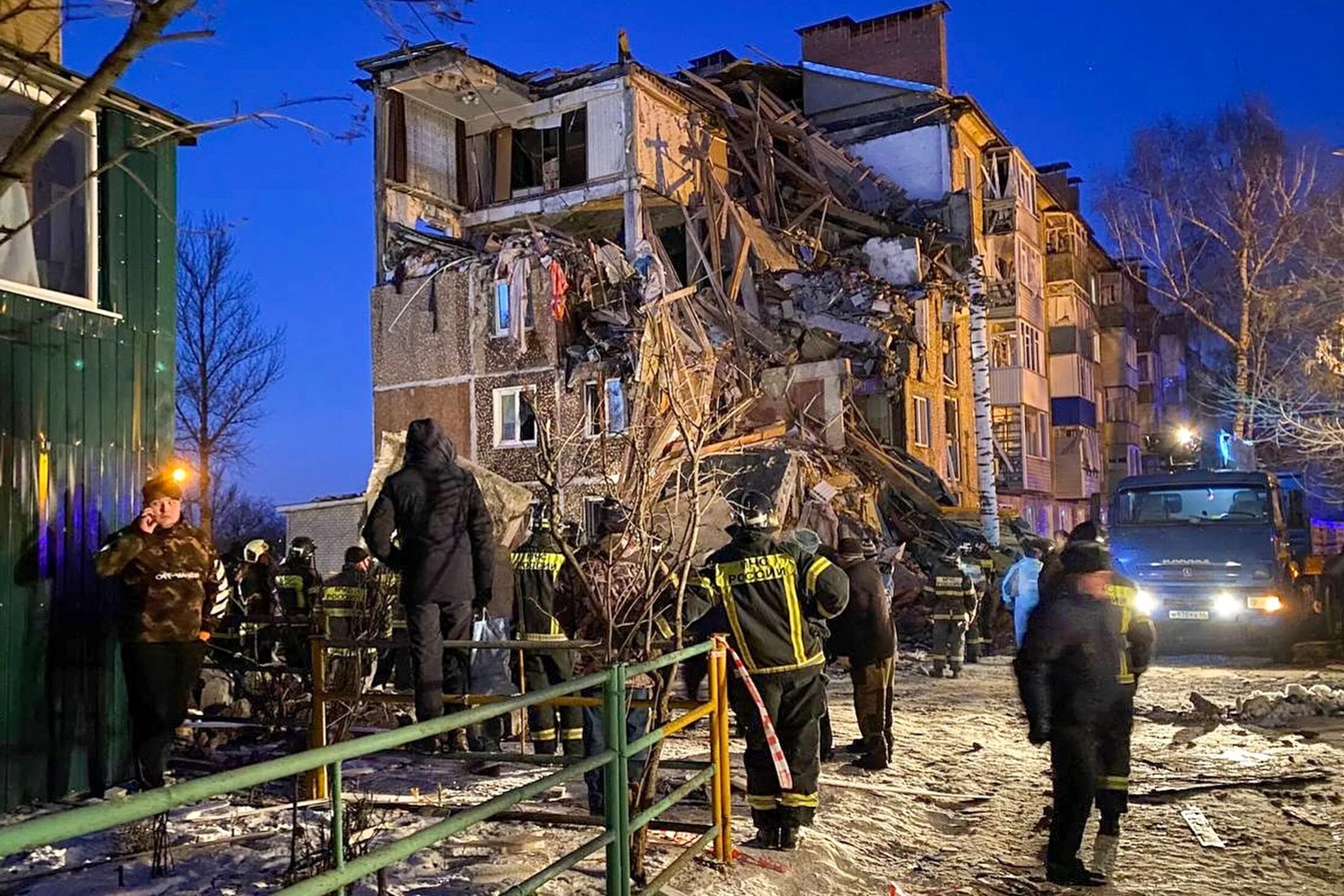 Новости про г. Взрыв газа в Ефремове Тульской области МЧС. Многоэтажные дома. Взрыв бытового газа. Обрушение зданий.