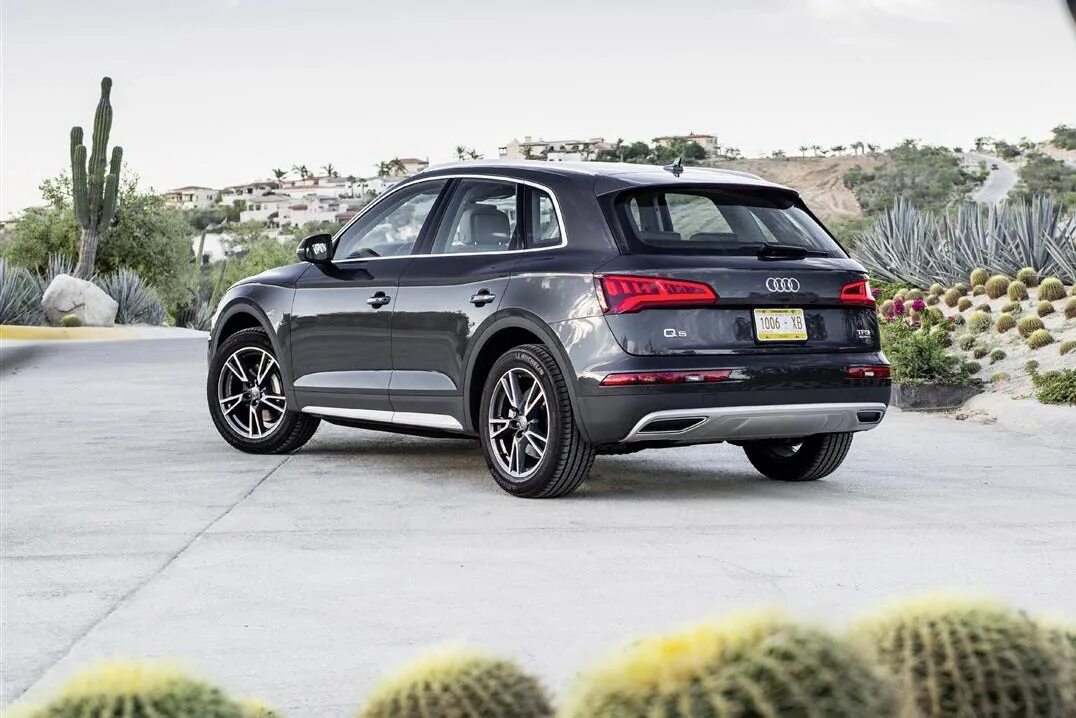 Купить q 5. Audi q5 2017. Ауди q5 2018. Audi q5 2016. Ауди ку 5 2018.