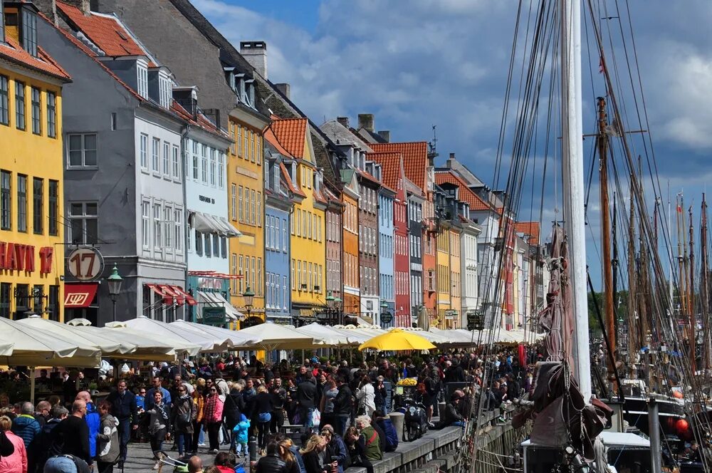 Город копенгаген и достопримечательности. Копенгаген фильм 2018. Встреча в копенгагене. Планетарий в копенгагене. Планетарий тихо браге копенгаген.