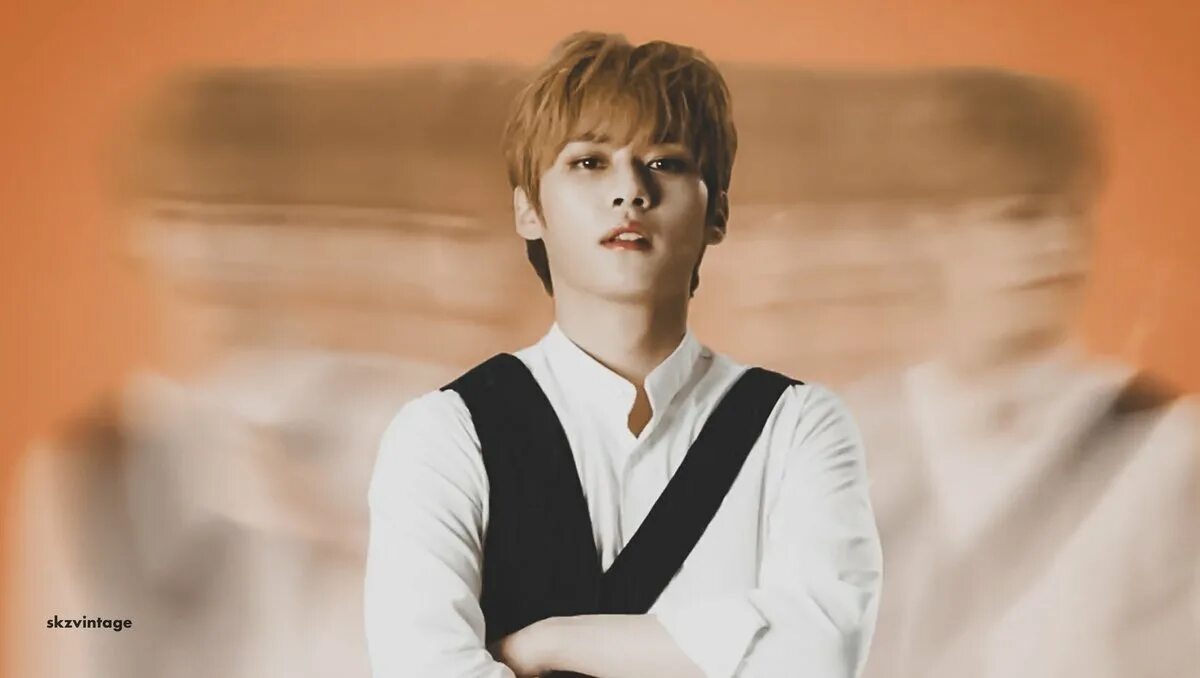 Lee know han want so bad. Stray kids gods menu минхо. lee know. lee know 2025. lee know stray kids.