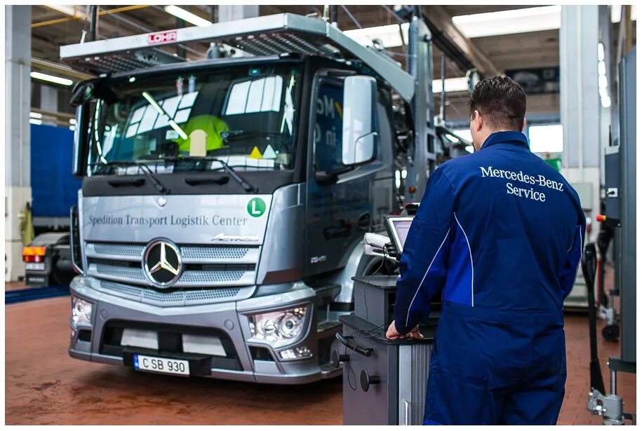 автомеханик грузовых автомобилей. камаз ралли новый. механик грузовых автомобилей. Mercedes-benz truck service. мастера фур.