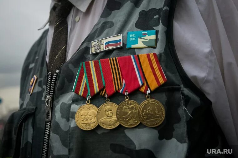 Медали военнослужащих. Российские медали военные. Медаль солдату. Награды российских солдат. Фото военной медали