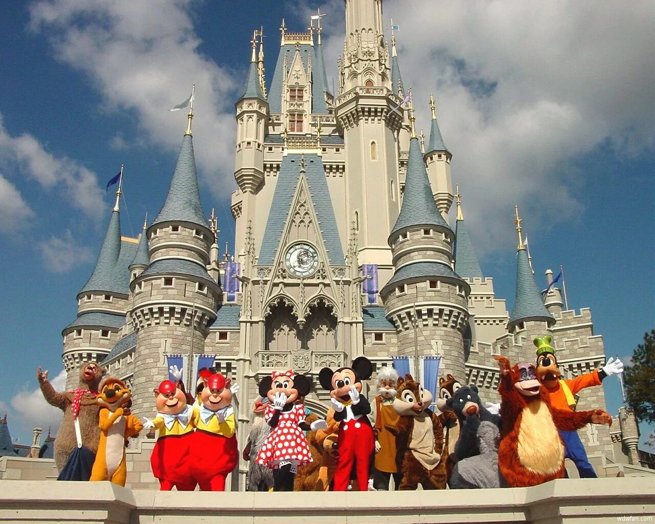 Парк Уолт Дисней в Париже. Диснейленд Париж Disneyland Paris. Диснейленд Париж 2 парк. Диснейленд Париж достопримечательности Франции. Развлечения второй