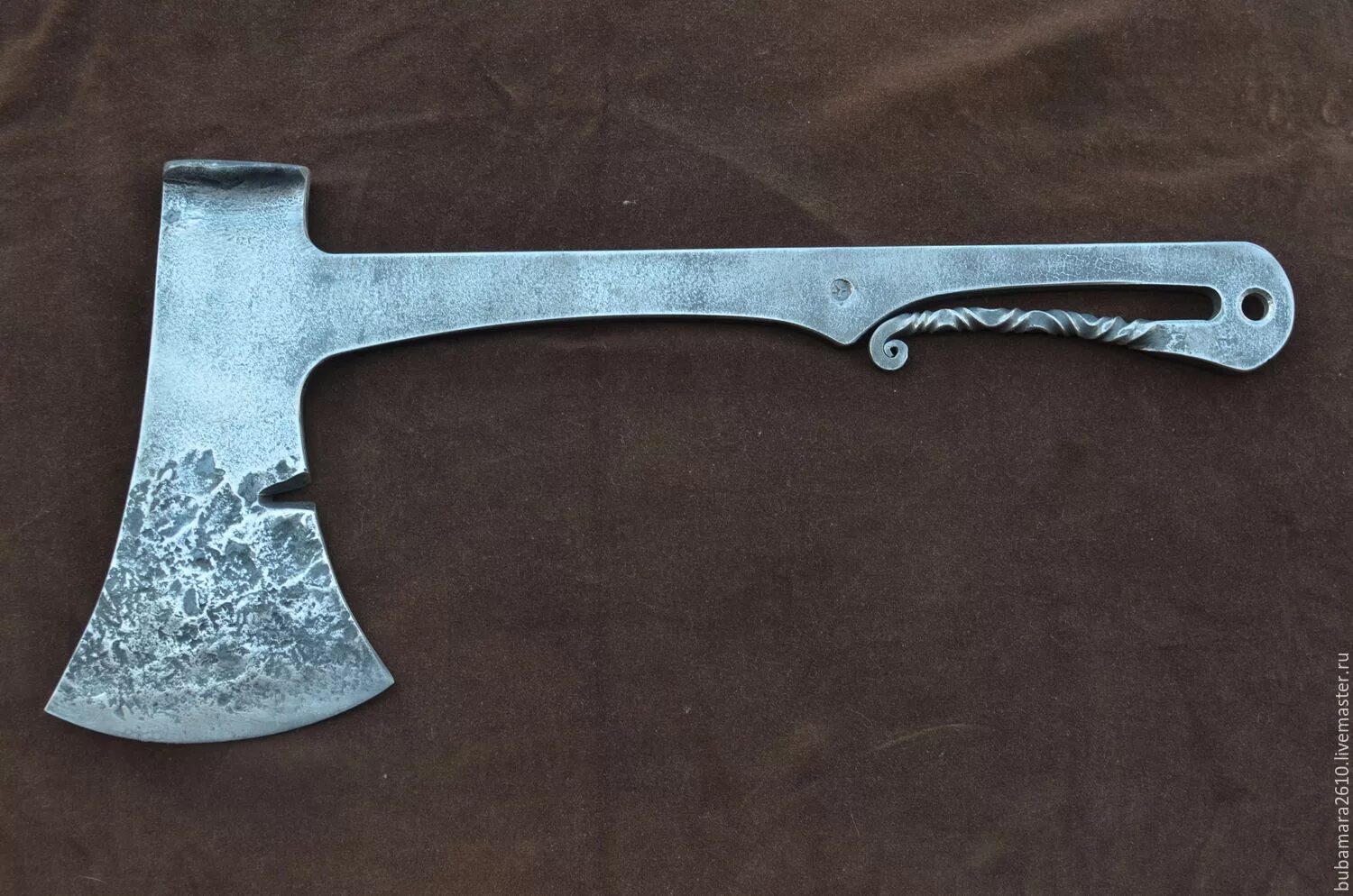 Секира. Красивая ручка для топора. Топор с рунами. Травление топора. Wurfbeil.