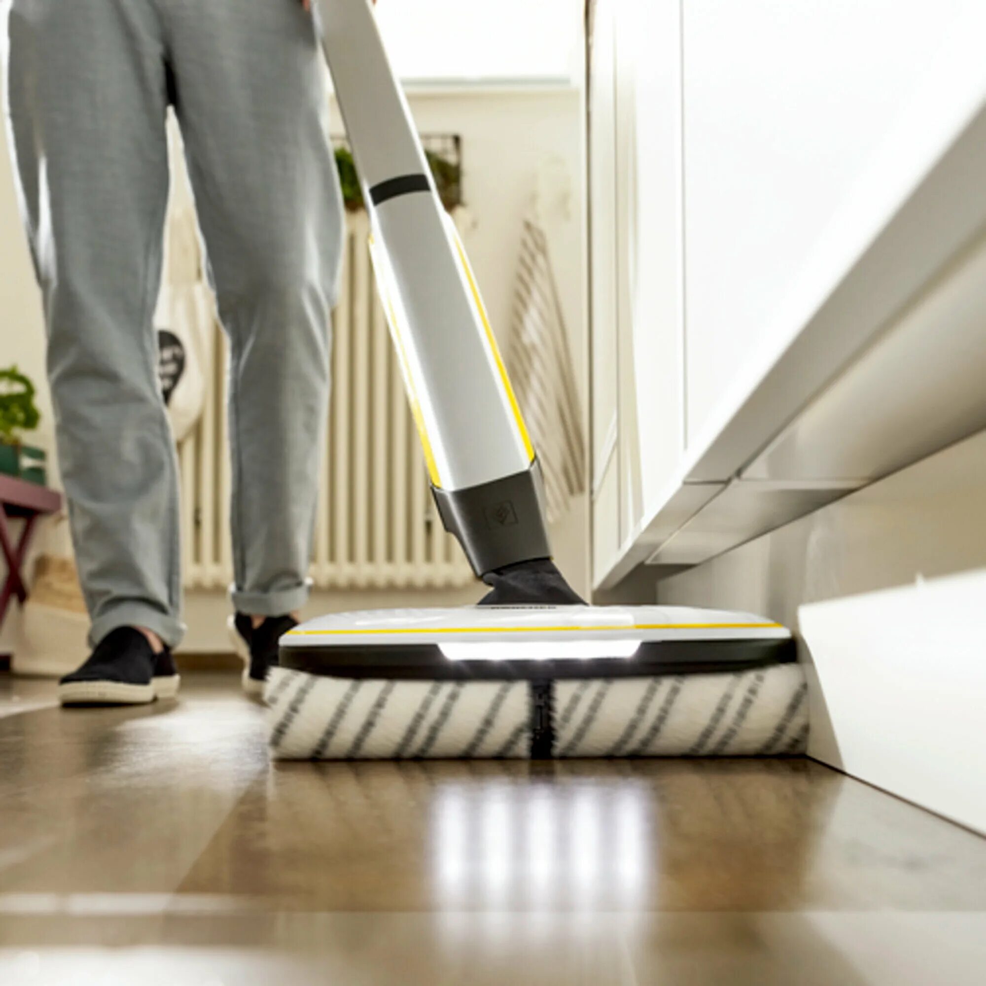 Karcher fc7 купить. Karcher FC 7 Cordless Premium. Электрошвабра Karcher FC 7 Cordless Premium. Швабра Karcher fc7. Керхер швабра-пылесос fc7.