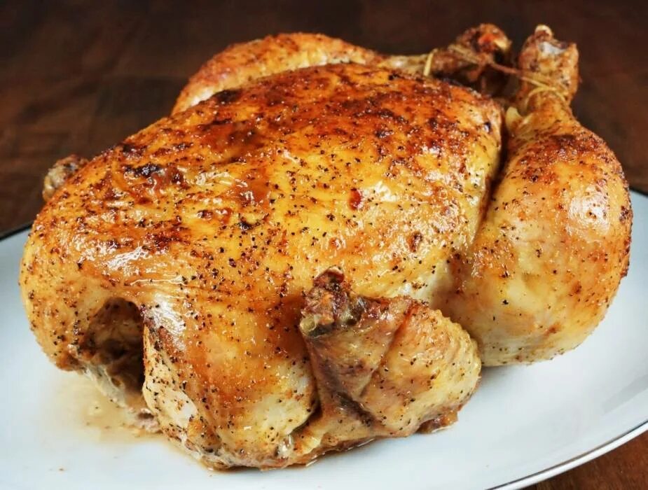 Курочка с корочкой рецепт. Курица в духовке. Сочная курица в духовке. Курица запеченная в духовке. Курица запечённая в Ду.