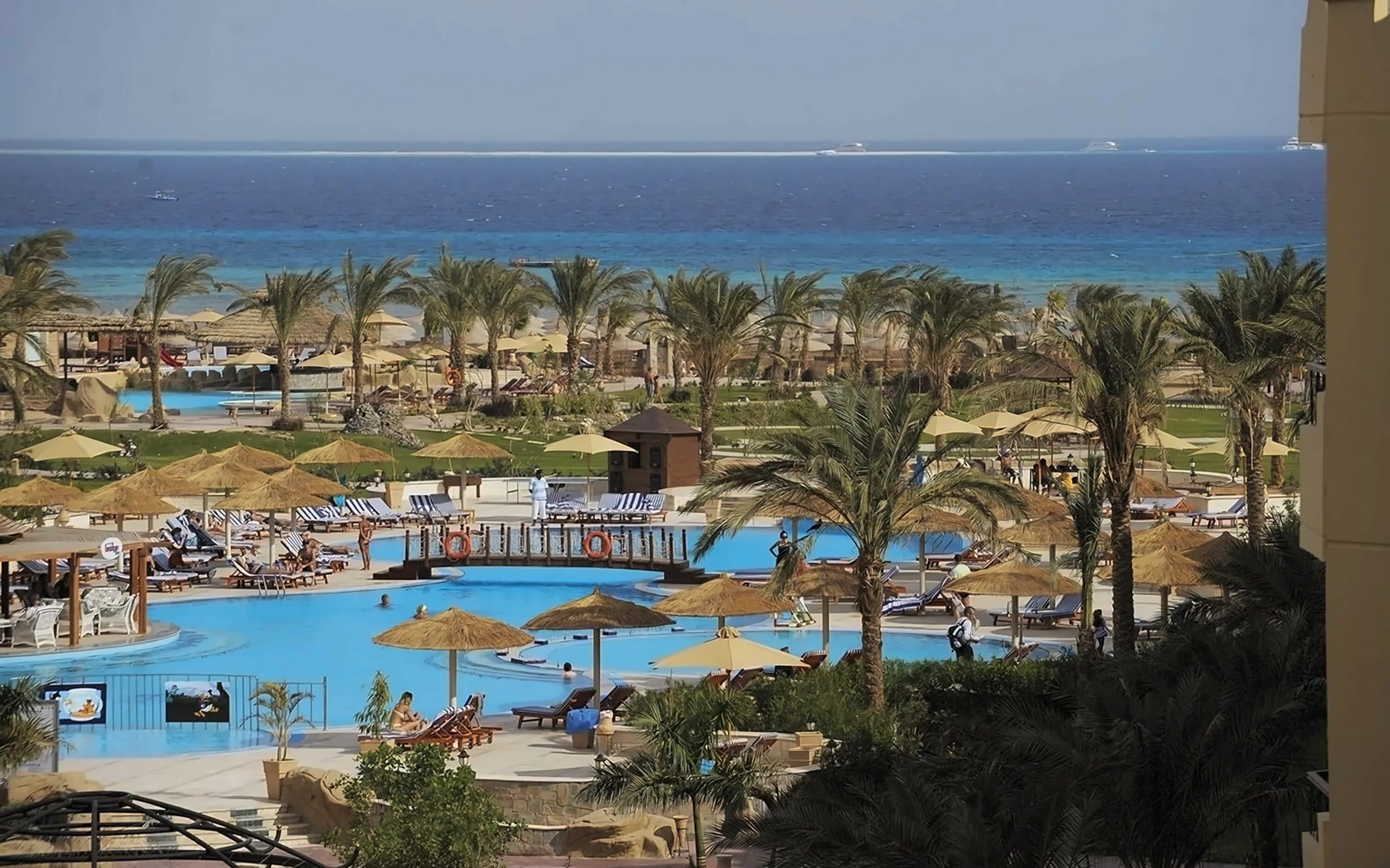 Amwaj beach club abu soma 4 египет. Amwaj blue beach resort. Albatros beach club abu soma 5. Отель albatros beach club. Амвей блю бич резорт хургада.