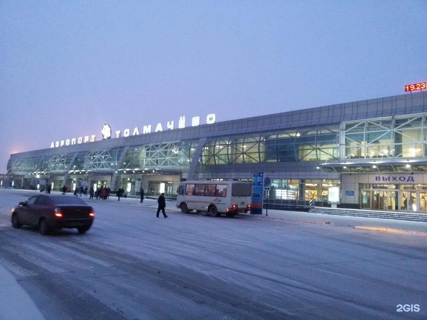 Новосибирск аэропорт центр. Толмачева Новосибирск. Аэропорт Толмачево Новосибирск. Аэродром Обь Новосибирск. Международный аэропорт Новосибирск имени а.и. Покрышкина.