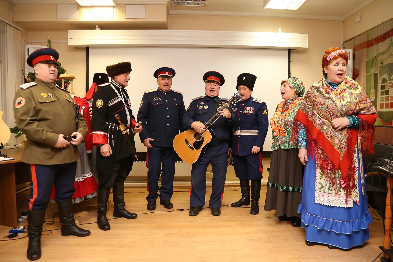 ансамбль вольная станица раменское. центр казачьей культуры верх-чебула. атаман тархов сергей анатольевич. центры казачьей культуры кузбасса. центр казачьей культуры вольная станица раменское.