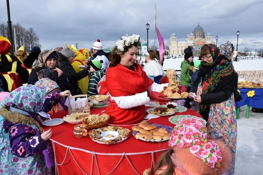 Угощения на Масленицу. Угощения на Масленицу на улице. Фотоконкурс Масленица. Фотоконкурс Масленица угощение. Масленица на речном вокзале 2024