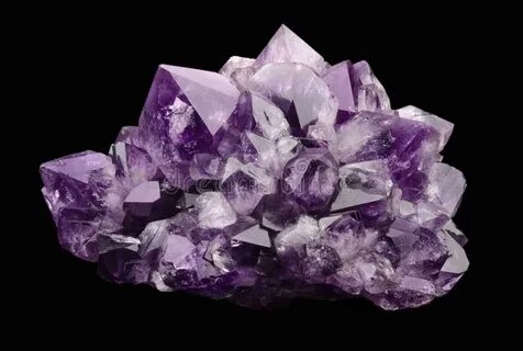 Черно серые кристаллы с фиолетовым металлическим