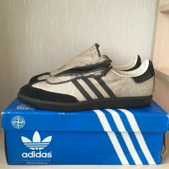 Adidas stone. Adidas Samba x Stone Island 2009. Кроссовки адидас стон Исланд. Адидас Самба стон Исланд. Кроссовки adidas Samba x Stone Island.