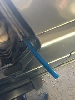 Уплотнитель капота нива